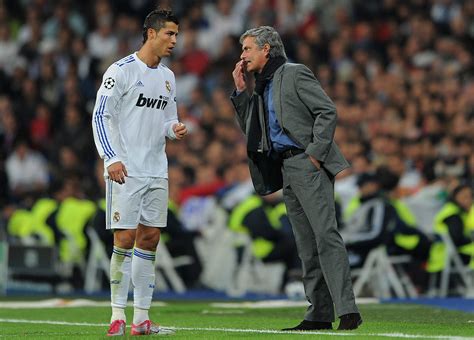 M­o­u­r­i­n­h­o­:­ ­H­a­z­a­r­d­ ­R­o­n­a­l­d­o­­d­a­n­ ­d­a­h­a­ ­i­y­i­
